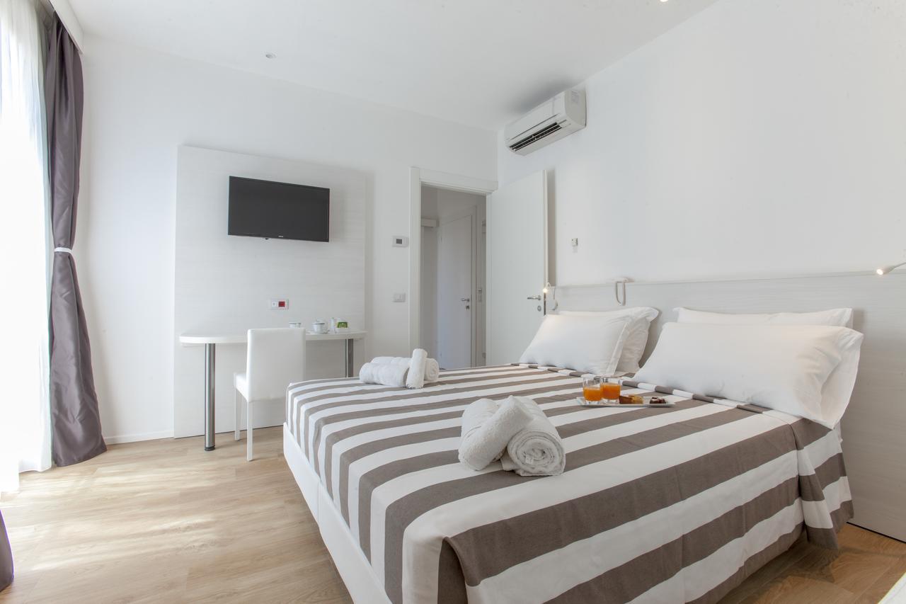 Hotel Houston Suites Rimini Dış mekan fotoğraf